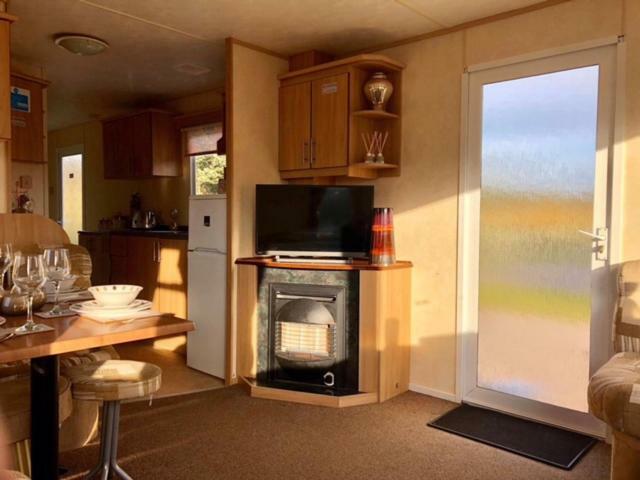 Caravan 50. Nairn Lochloy Holiday Park Екстериор снимка